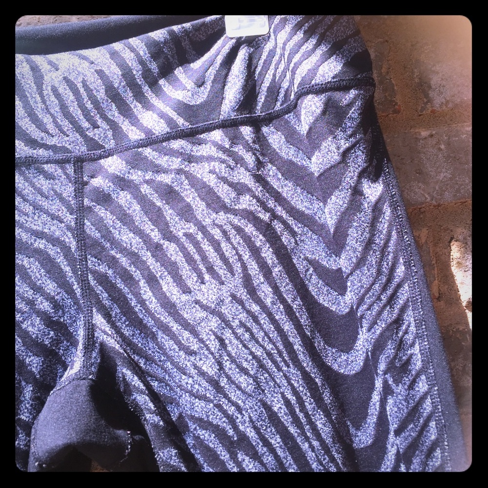 Zella grey & black leggings